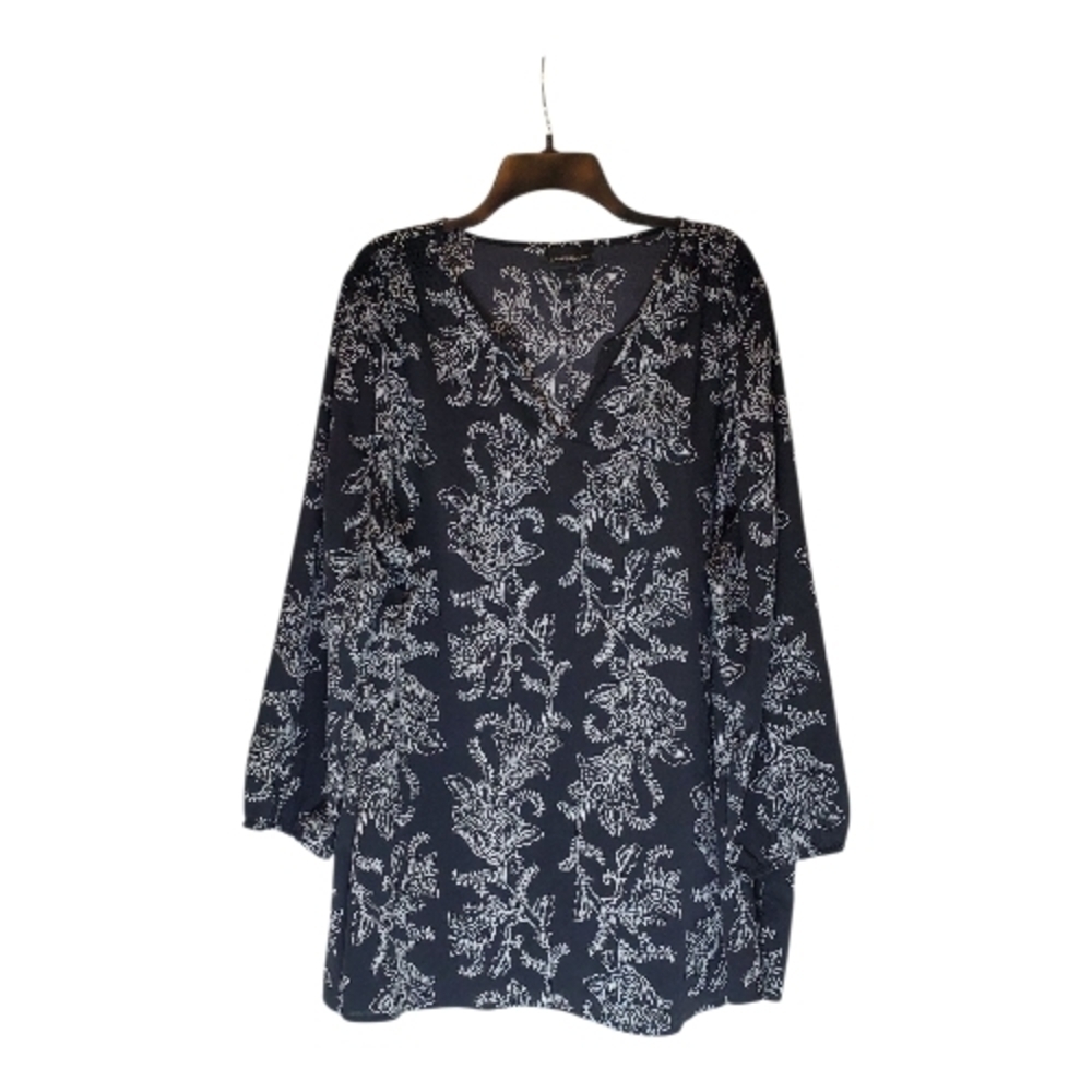 🍀Lane Bryant Black and White Floral Top Size 22